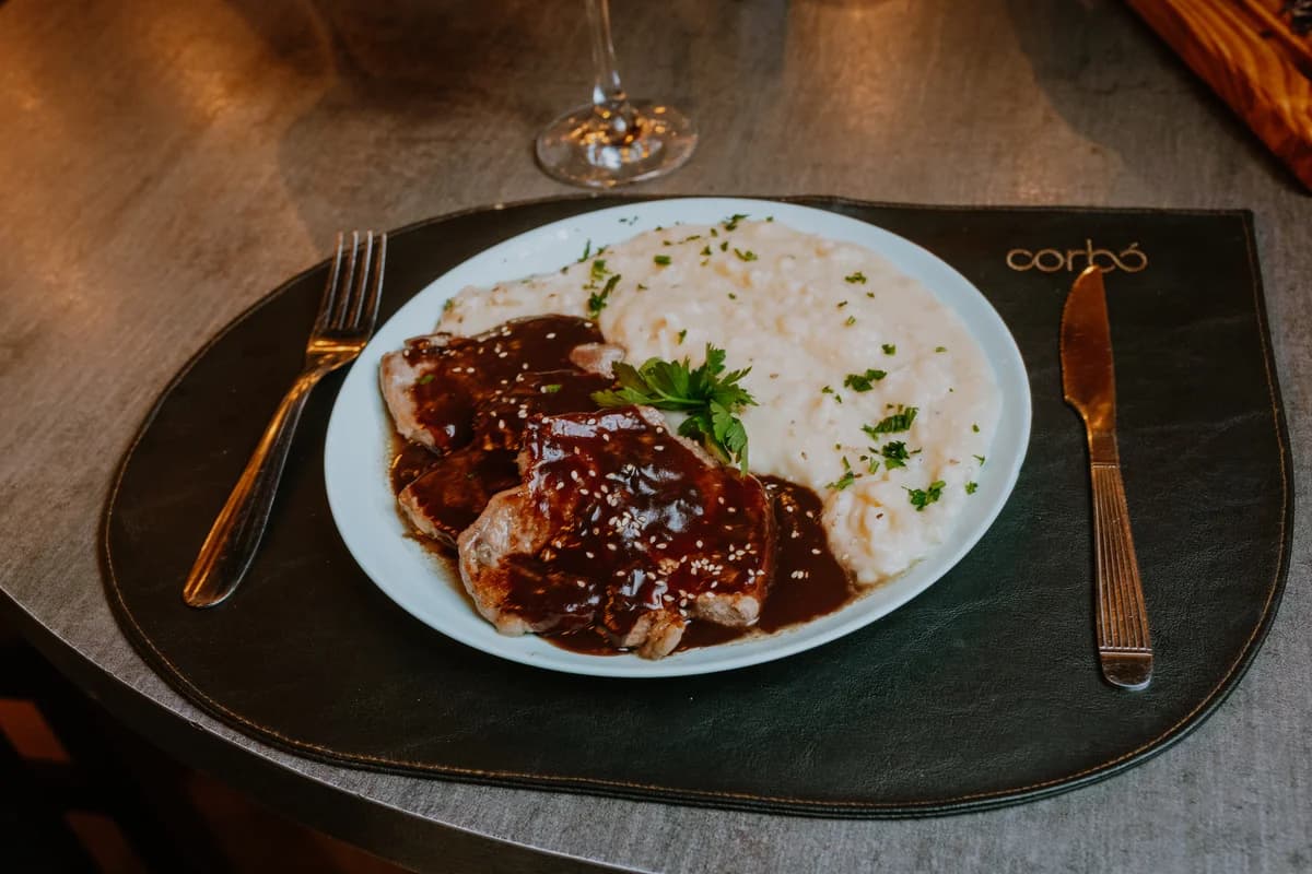 Gastronomía en Corbó Wine Bar, San Rafael Mendoza